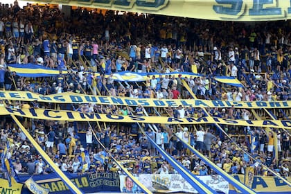 Una imagen de la tribuna popular de Boca, durante el partido contra Lanús.