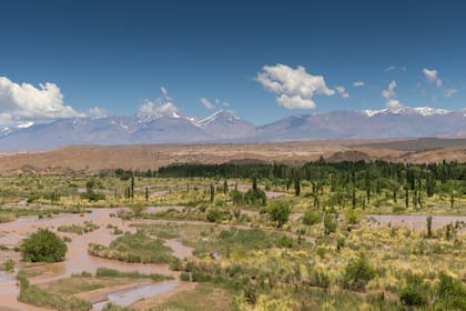 Barreal, en el valle de Calingasta, es uno de los hitos de este circuito al pie de la Cordillera.