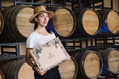 Barricas de roble francés, entorno perfecto para el Peugeot 408.