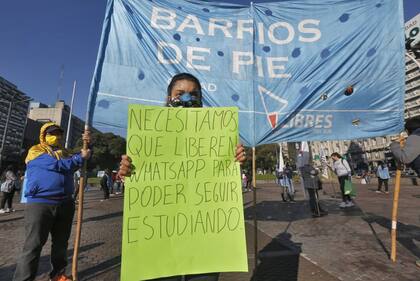 Otro de los reclamos, en este caso para poder estudiar a distancia