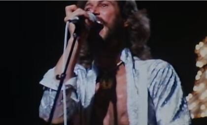 Barry Gibb canta "You Should Be Dancing"
