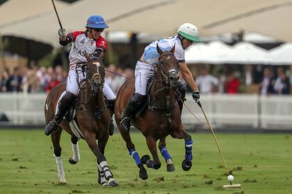 Barto Castagnola en el seleccionado argentino que goleó a Inglaterra en julio.