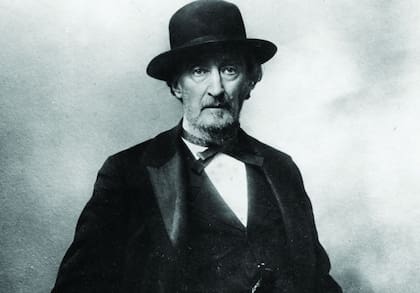 Bartolomé Mitre con su tradicional chambergo