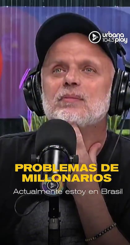 Baru, de 38 años llamó a la radio porque su papá le regaló un avión sin piloto