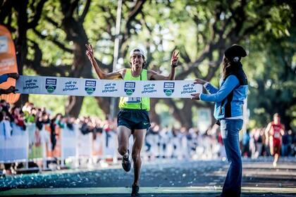 Barzola ganando Fiestas Mayas