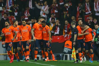 Basaksehir derrotó a Copenhague y viajará a Dinamarca con una mínima diferencia