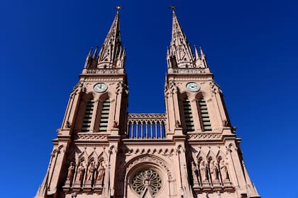 En la Basílica de Luján se instaló un sistema de detección temprana por análisis de imágenes que captan varias cámaras instaladas en los sitios más inaccesibles