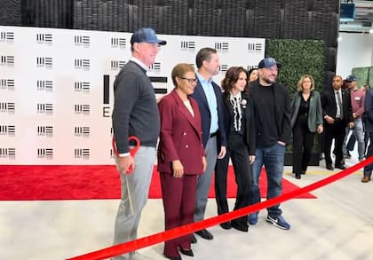 Bass señaló que la industria del entretenimiento es fundamental para la historia de la ciudad