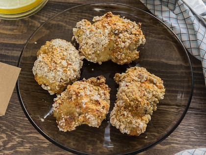 Bastones de pollo rebozados con avena