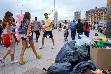 Basura sin retirar en las calles de la ciudad de Mar del Plata por el paro