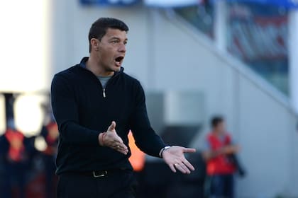 Battaglia dispondrá una formación alternativa en la apertura de la quinta fecha