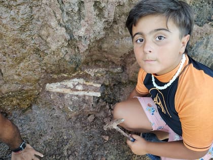 Bautista, el niño que halló los restos, participó de la recuperación