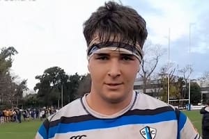 Bautista Viero, segunda línea de SIC, que sufrió una seria lesión durante el partido ante el CASI