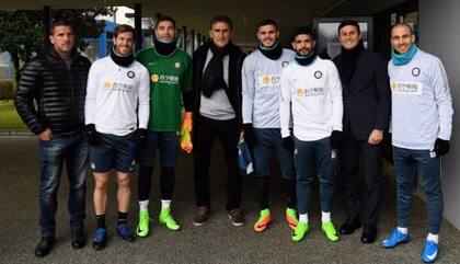 Bauza junto con los argentinos del Inter