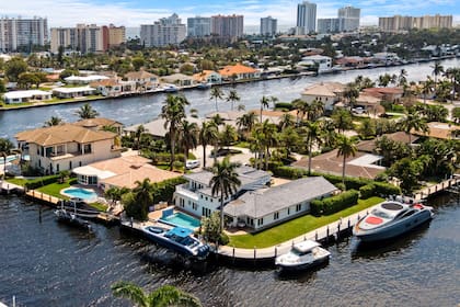 Bay Colony en Fort Lauderdale es un barrio exclusivo (ryancritch)