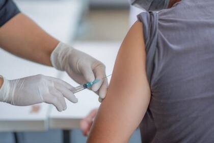 Las vacunas tienen que pasar generalmente por varias fases de prueba hasta que puedan aprobarse para uso masivo. 