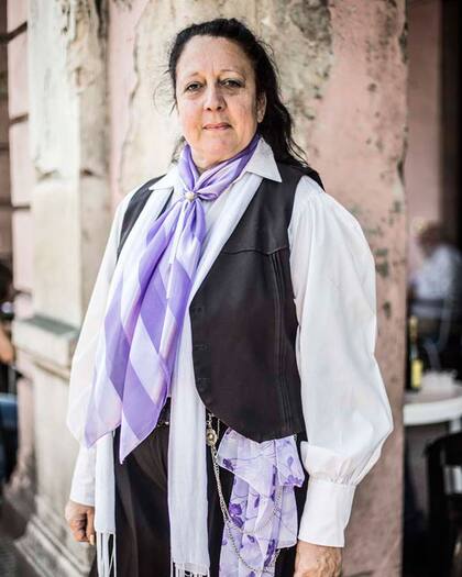 Beatriz (60) Profesión: Abogada. Lo que más disfruta del folclore argentino: “El sentimiento profundo”.