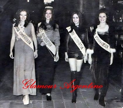 Beatriz Salomón, Miss Simpatía, en 1971, desfila con el porte que siempre la caracterizó