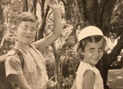 Beatriz y su hermano Dado cuando ambos eran niños.