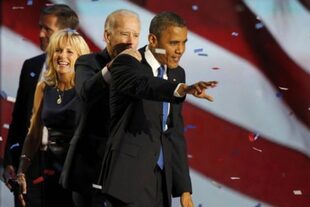 Beau Biden subió al escenario para celebrar la victoria electoral de Barack Obama en 2012.