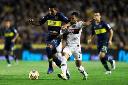 Bebelo en acción, frente a San Lorenzo
