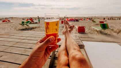 Beber más alcohol del que consumes habitualmente también puede empeorar la deshidratación y esta puede dar lugar al estreñimiento