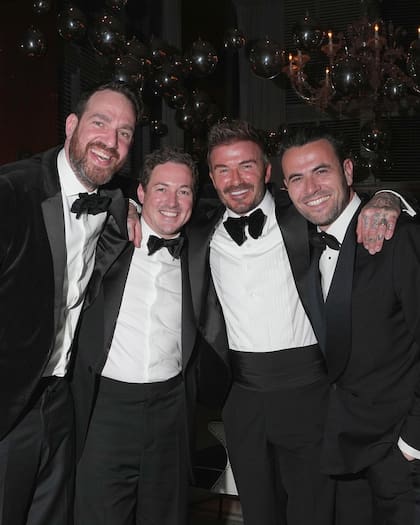 Beckham junto a sus amigos "de toda la vida" Gabe Turner, David Gardner y Ben Winston