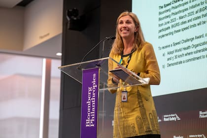 Becky Bavinger es parte del equipo de salud pública de Bloomberg Philanthropies