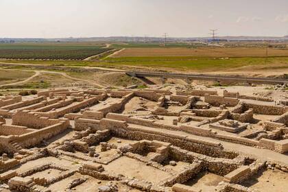 Beerseba es una ciudad del sur de Israel, ubicada a 108 kilómetros al sur de Tel Aviv. Es una de las ciudades más antiguas del país, existente ya en la época bíblica; actualmente es la mayor población israelí en el desierto del Néguev y capital del Distrito Meridional.