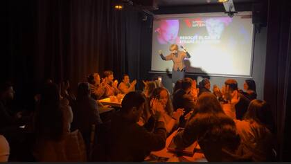 Belén Azar, directora y guionista, junto con Agustín Guzmán y Juan Manuel Laprovitta crearon el formato de Experiencia Misterio