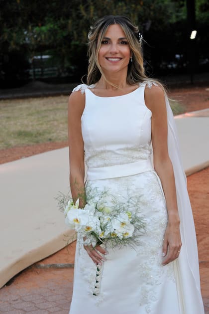 “Belén pidió lo que pocas novias piden, quería verse natural, pidió ser ella y que el novio la viera como la ve todos los días, natural y fresca”, describió el diseñador Fabián Zitta.