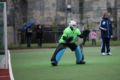 Belén Succi, además de arquera de selección, es madre de un varón