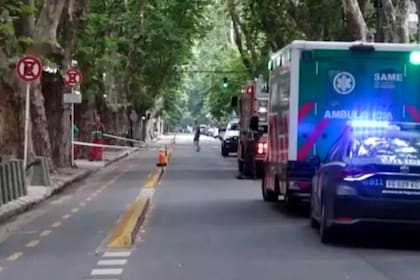 Personal de la Policía de la Ciudad, Bomberos y SAME acudieron a 11 de Septiembre al 1600 y dieron con la víctima de 60 años