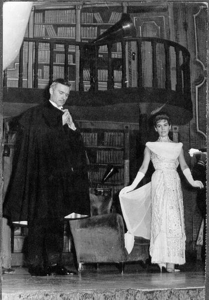 Beatriz Bonnet junto a Delfor Medina, en Mi bella dama (1961)