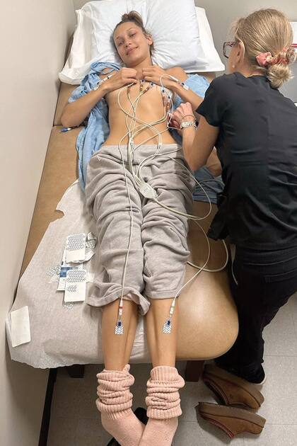 Bella compartió imágenes de su último tratamiento contra la enfermedad que le diagnosticaron en 2012.