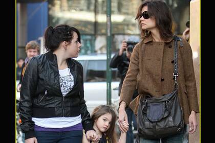Bella, Suri y Katie Holmes