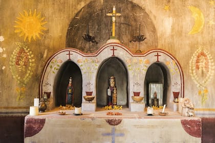 Bellísimo altar en Las Cañas.