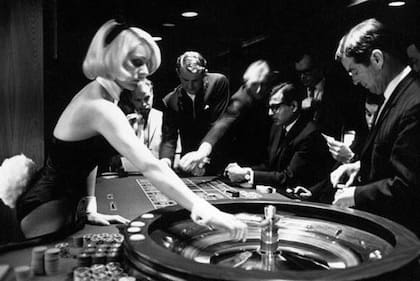 Bellotti pertenecía al PlayBoy Club de Londres fundado en 1966  se convirtió rápidamente en el casino más grande y de mayor éxito de Europa