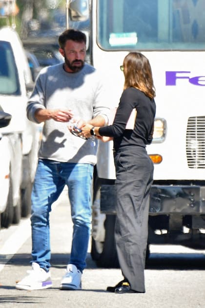 Ben Affleck y Jennifer Garner fueron vistos juntos en un vehículo, lo cual despertó curiosidad respecto a la naturaleza del encuentro de la expareja