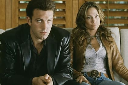 Ben Affleck y Jennifer Lopez en la malograda película Gigli, de 2003, donde nació originalmente el amor entre ambos