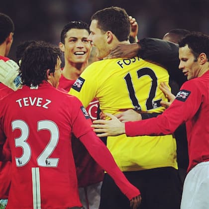 Ben Foster junto a Carlos Tevez, Ryan Giggs y Cristiano Ronaldo, en su paso por Manchester United