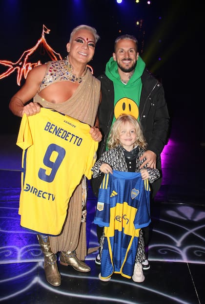 Benedetto llevaba una camiseta para cada uno de ellos