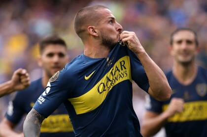 Benedetto celebra uno de los 45 goles que marcó con la camiseta de Boca