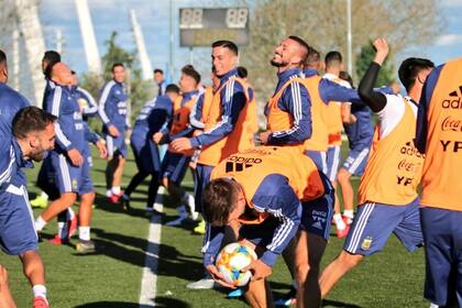 Benedetto y Marcone, sonrientes en la práctica del seleccionado