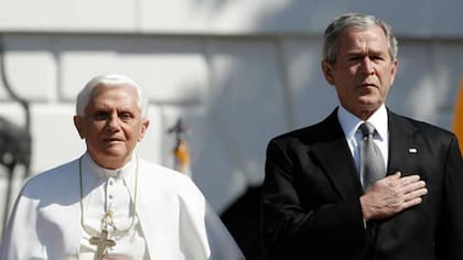 Benedicto XVI y George W. Bush tuvieron momentos ríspidos en su relación