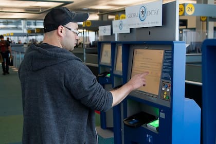 Beneficios clave: elimina filas migratorias, incluye TSA PreCheck automático y reduce tiempos de espera con reconocimiento tecnológico