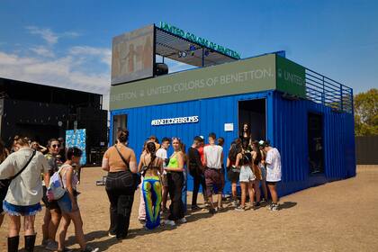 Benetton Perfumes estuvo presente en el Lollapalooza en el marco del lanzamiento del perfume “We Are Tribe”.