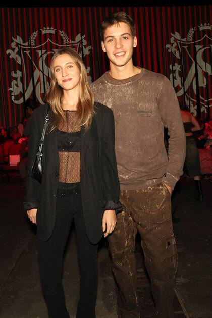 Benicio Gravier y su novia Lola Malm Green.