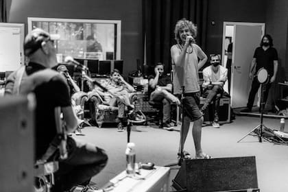 Benito Cerati ensayando con Zeta Bosio y Charly Alberti para el show Gracias Totales