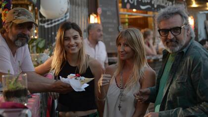 Benito Fernández, muy sonriente con Soledad Solaro